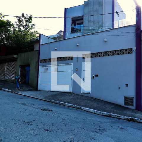 Casa para alugar com 357m², 3 quartos e 7 vagasFachada