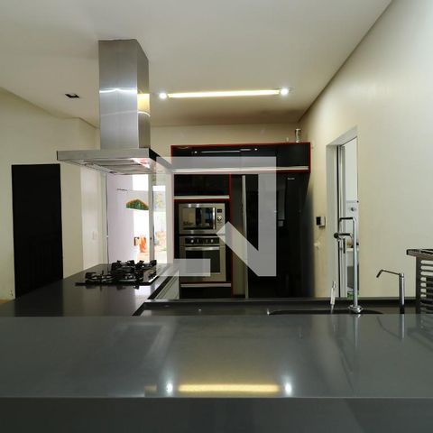 Casa para alugar com 357m², 3 quartos e 7 vagasCozinha