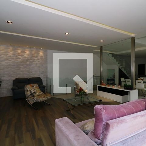 Casa para alugar com 357m², 3 quartos e 7 vagasSala