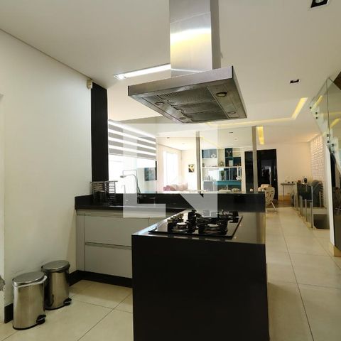 Casa para alugar com 357m², 3 quartos e 7 vagasCozinha