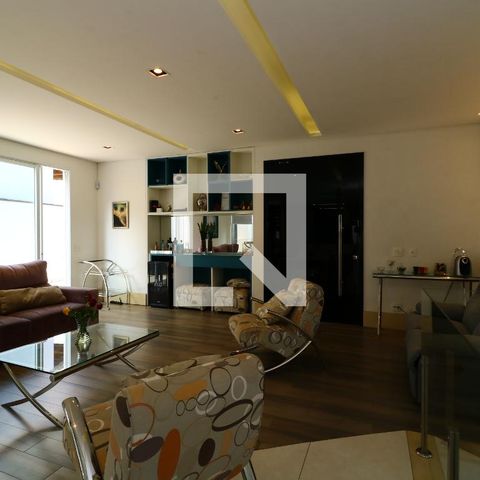 Casa para alugar com 357m², 3 quartos e 7 vagasSala