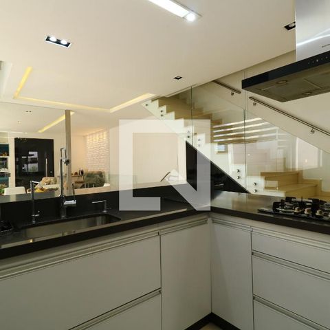 Casa para alugar com 357m², 3 quartos e 7 vagasCozinha