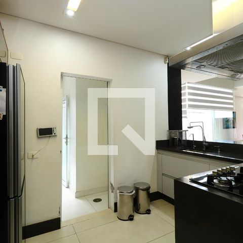 Casa para alugar com 357m², 3 quartos e 7 vagasCozinha