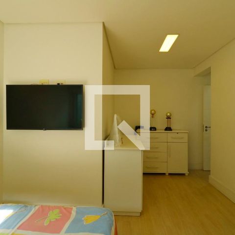 Casa para alugar com 357m², 3 quartos e 7 vagasSuite Conjugada