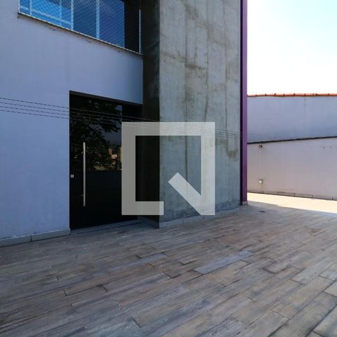 Casa para alugar com 357m², 3 quartos e 7 vagasQuintal - Frente