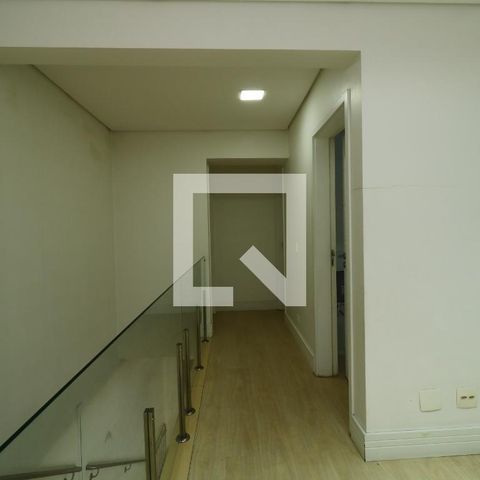 Casa para alugar com 357m², 3 quartos e 7 vagasCorredor do 2º Andar