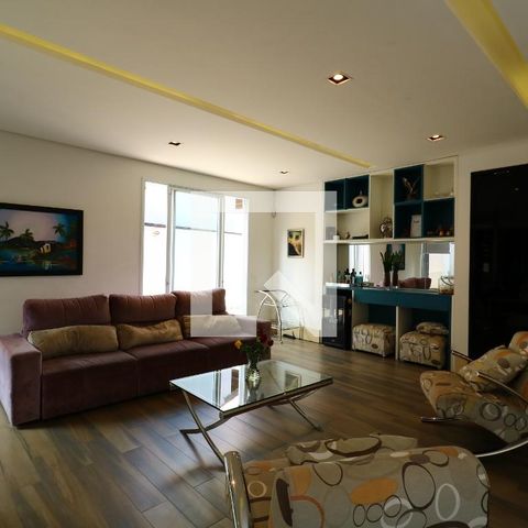 Casa para alugar com 357m², 3 quartos e 7 vagasSala