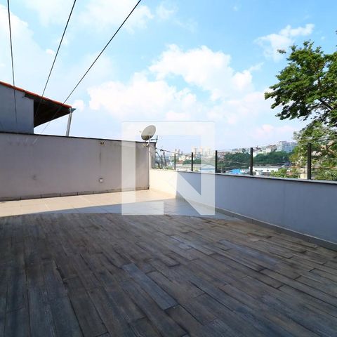 Casa para alugar com 357m², 3 quartos e 7 vagasQuintal - Frente