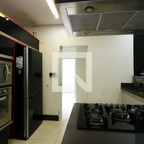 Casa para alugar com 357m², 3 quartos e 7 vagasCozinha