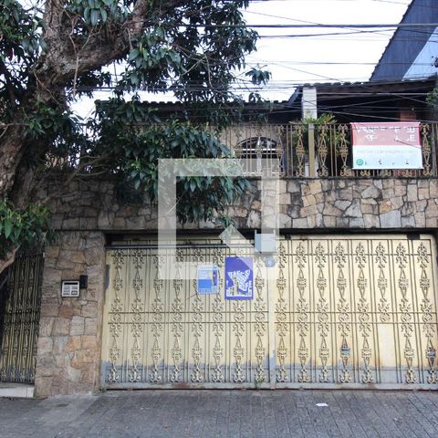 Casa à venda com 240m², 3 quartos e 4 vagasFachada