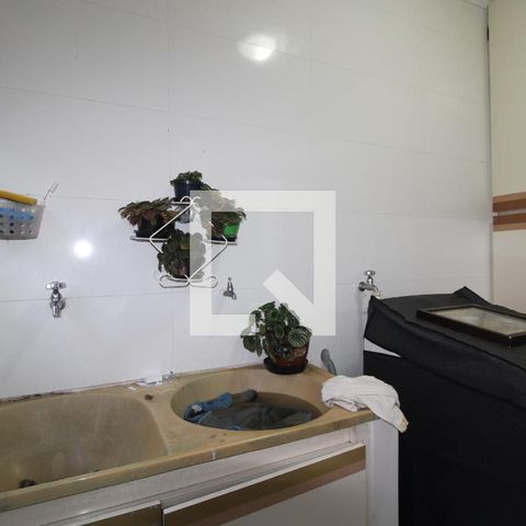 Casa à venda com 240m², 3 quartos e 4 vagasÁrea de Serviço