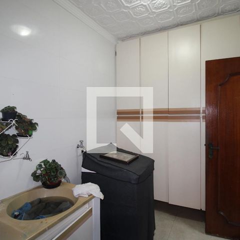 Casa à venda com 240m², 3 quartos e 4 vagasÁrea de Serviço