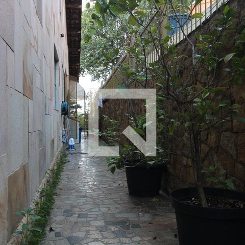 Casa à venda com 240m², 3 quartos e 4 vagasQuintal