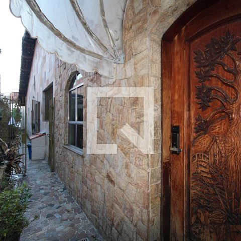 Casa à venda com 240m², 3 quartos e 4 vagasEntrada