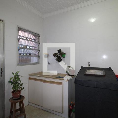 Casa à venda com 240m², 3 quartos e 4 vagasÁrea de Serviço