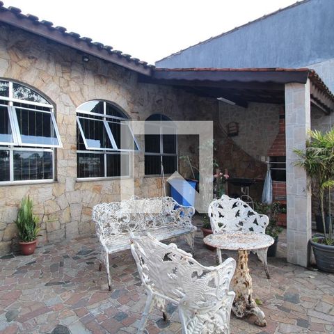 Casa à venda com 240m², 3 quartos e 4 vagasárea de lazer