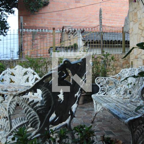Casa à venda com 240m², 3 quartos e 4 vagasárea de lazer