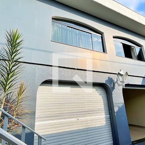 Casa à venda com 278m², 3 quartos e 6 vagasFachada