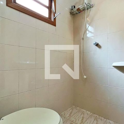 Casa à venda com 278m², 3 quartos e 6 vagasBanheiro de serviço