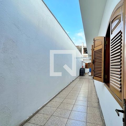 Casa à venda com 278m², 3 quartos e 6 vagasCorredor Externo