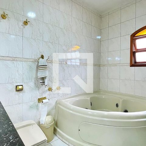 Casa à venda com 278m², 3 quartos e 6 vagasBanheiro da Suíte
