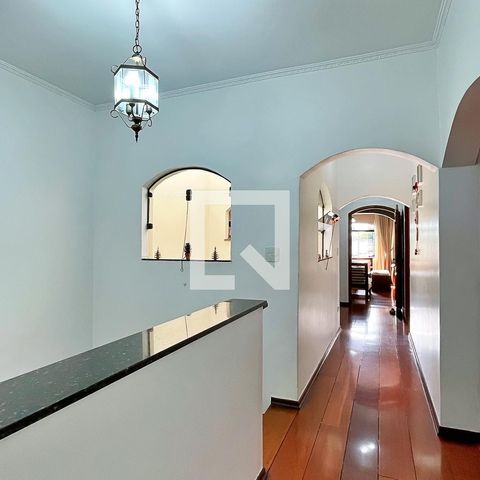 Casa à venda com 278m², 3 quartos e 6 vagasCorredor
