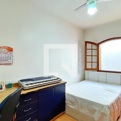 Casa à venda com 278m², 3 quartos e 6 vagasQuarto 2