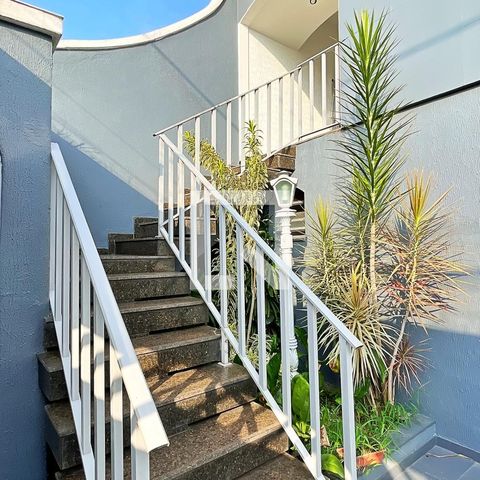 Casa à venda com 278m², 3 quartos e 6 vagasEntrada