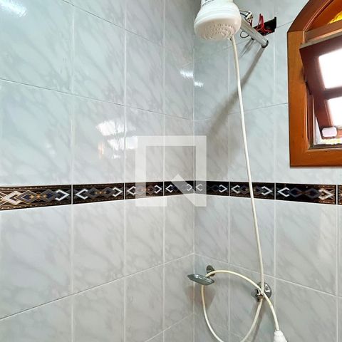 Casa à venda com 278m², 3 quartos e 6 vagasBanheiro 2