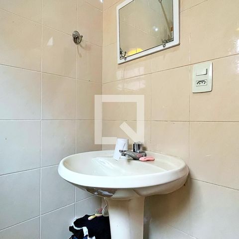Casa à venda com 278m², 3 quartos e 6 vagasBanheiro de serviço