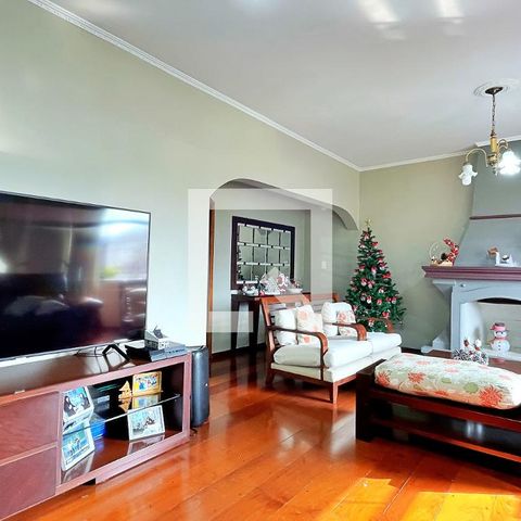 Casa à venda com 278m², 3 quartos e 6 vagasSala de TV