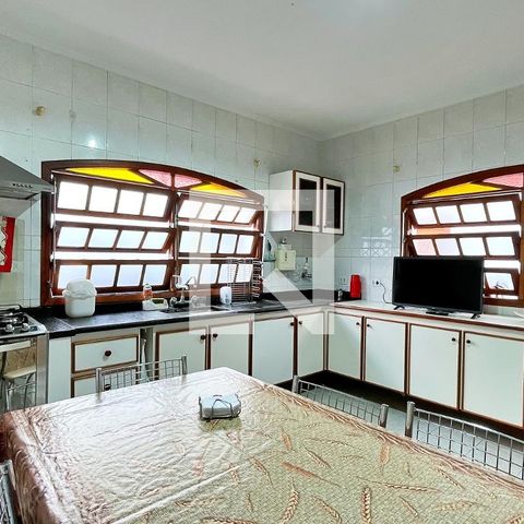 Casa à venda com 278m², 3 quartos e 6 vagasCozinha