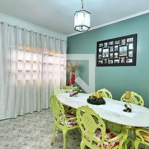 Casa à venda com 278m², 3 quartos e 6 vagasCopa
