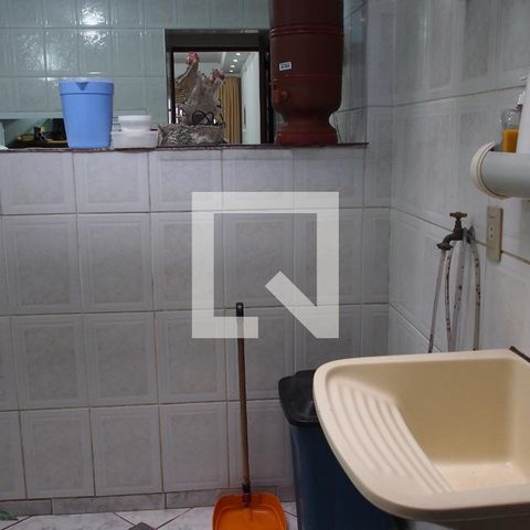 Casa à venda com 96m², 2 quartos e 1 vagaÁrea de Serviço