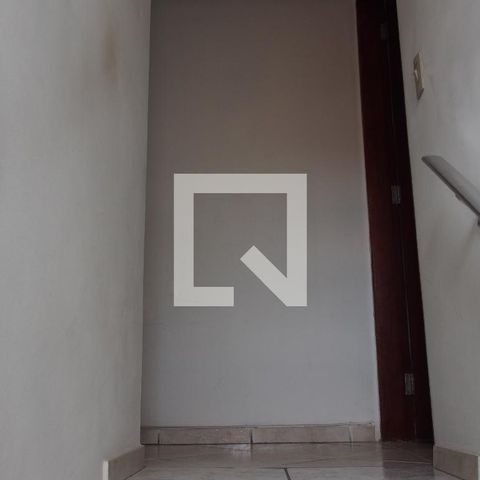 Casa à venda com 96m², 2 quartos e 1 vagaEscada