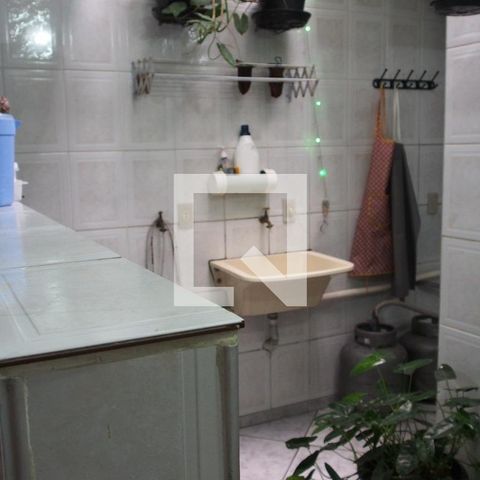 Casa à venda com 96m², 2 quartos e 1 vagaÁrea de Serviço