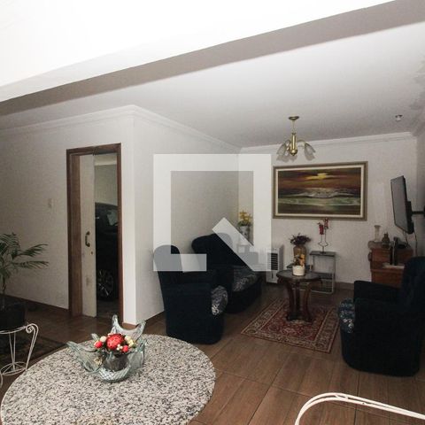 Casa à venda com 265m², 3 quartos e 3 vagasSala