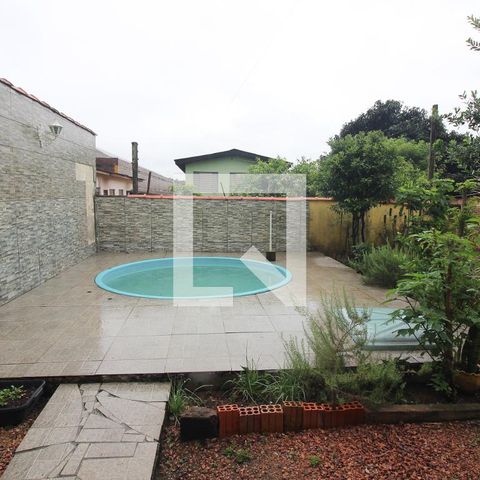 Casa à venda com 265m², 3 quartos e 3 vagasPiscina