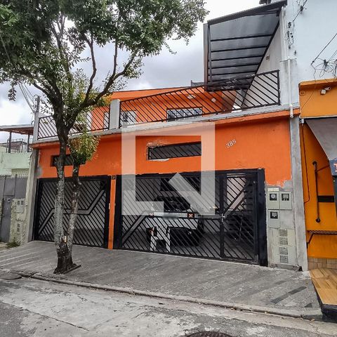 Casa à venda com 140m², 5 quartos e 2 vagasFachada