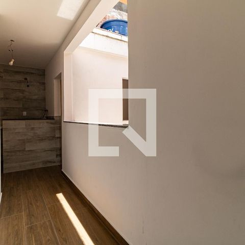 Casa à venda com 140m², 5 quartos e 2 vagasCorredor Interno da Casa 2