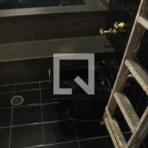 Apartamento para alugar com 400m², 3 quartos e sem vagaBanheiro da Suíte 1