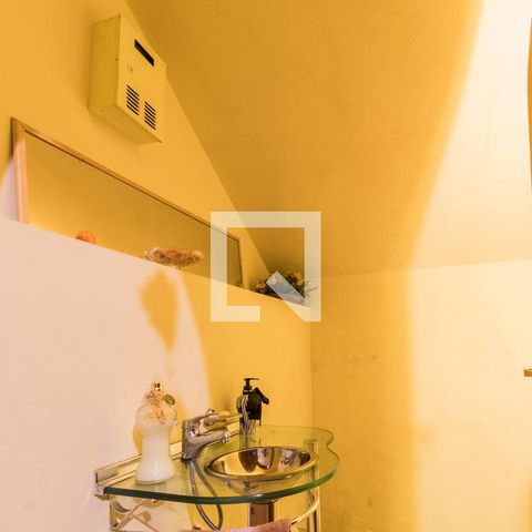 Casa à venda com 230m², 3 quartos e 2 vagasLavabo