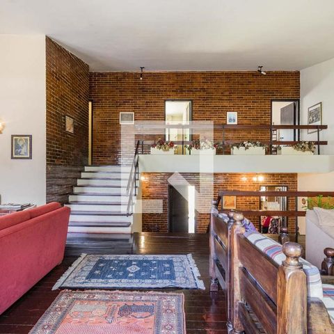 Casa à venda com 230m², 3 quartos e 2 vagasSala