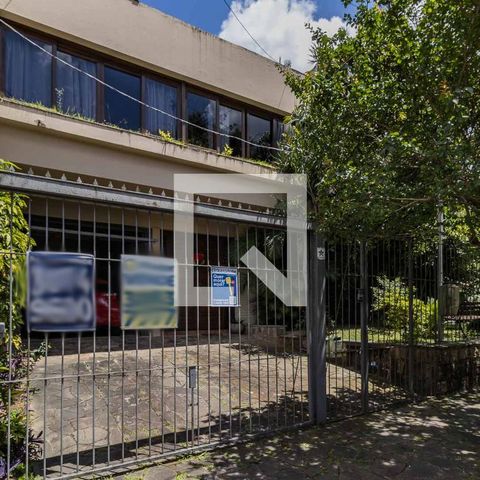 Casa à venda com 230m², 3 quartos e 2 vagasFachada