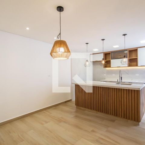 Casa à venda com 150m², 2 quartos e 2 vagas Casa à venda com 150m², 2 quartos e 2 vagasCopa
