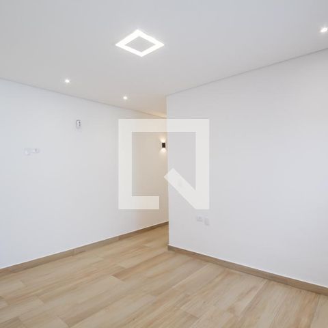 Casa à venda com 150m², 2 quartos e 2 vagas Casa à venda com 150m², 2 quartos e 2 vagasSala