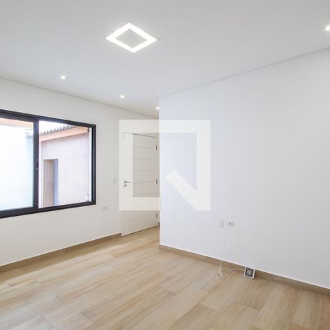 Casa à venda com 150m², 2 quartos e 2 vagas Casa à venda com 150m², 2 quartos e 2 vagasSala