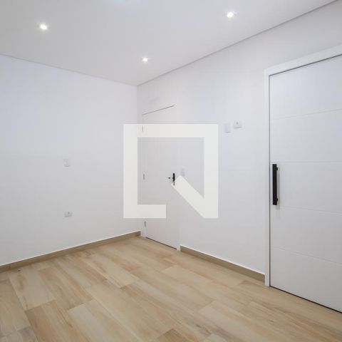 Casa à venda com 150m², 2 quartos e 2 vagas Casa à venda com 150m², 2 quartos e 2 vagasSuíte