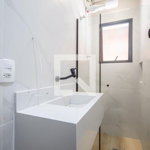 Casa à venda com 150m², 2 quartos e 2 vagas Casa à venda com 150m², 2 quartos e 2 vagasBanheiro da Suíte