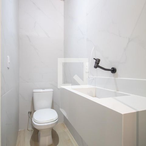Casa à venda com 150m², 2 quartos e 2 vagas Casa à venda com 150m², 2 quartos e 2 vagasBanheiro da Suíte